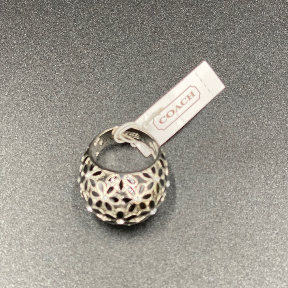 🐎Coach Daisy ring Size 7 NWT